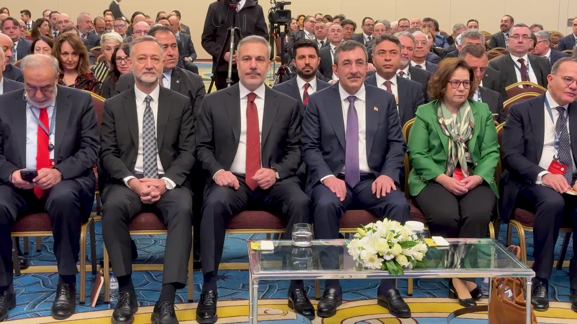 16. Büyükelçiler Konferansı'nda Cumhurbaşkanı Yardımcısı Yılmaz'ın katılımıyla Büyükelçilerle İstişare Toplantısı yapıldı