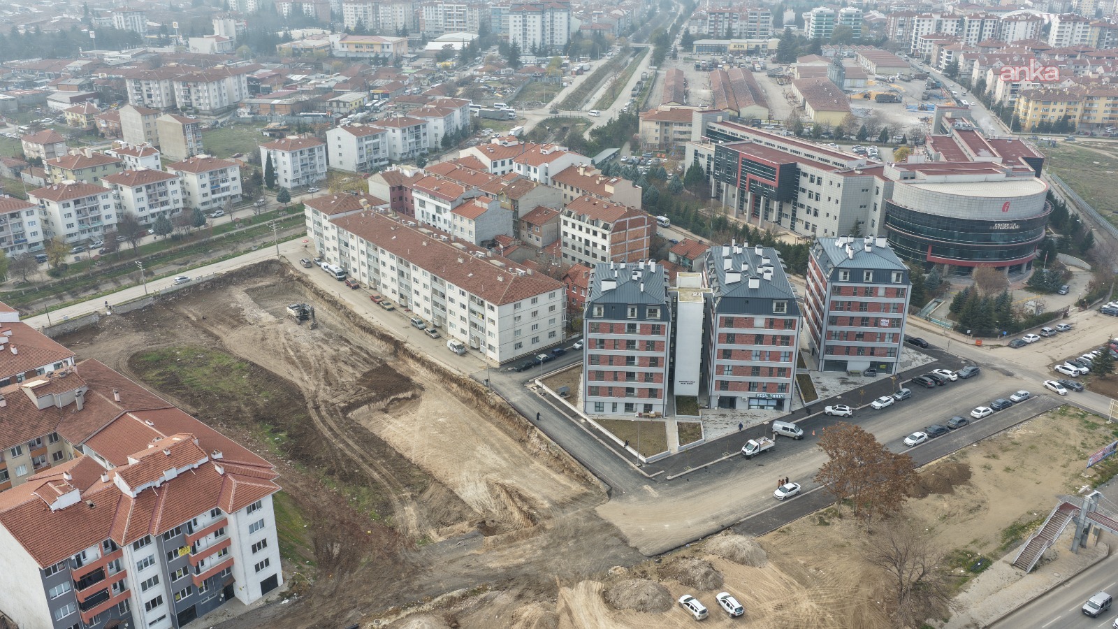Eskişehir Büyükşehir Belediyesi'nin "Gündoğdu 2. Etap B" projesinde temel kazısı başladı