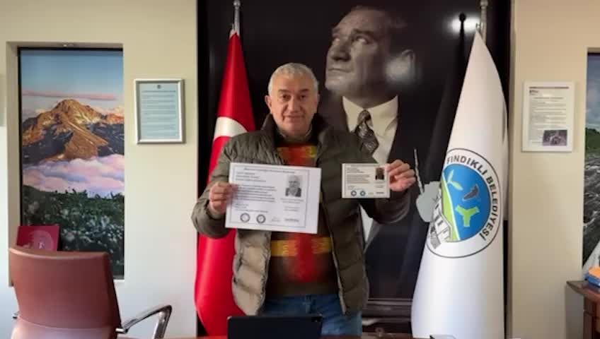 Fındıklı Belediye Başkanı Çervatoğlu'dan, ilçede yapılacak etkinliğin yerinin değişmesine tepki: "Mekânları ve belediyeyi bırakın; çocuklarımızın geleceğiyle ilgilenin"