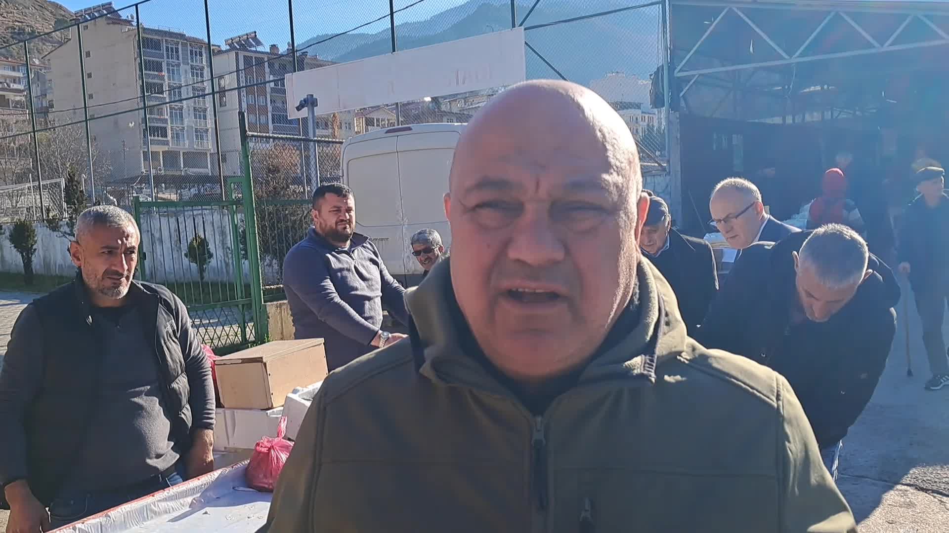 Şavşatlı emekli: "10 bin lira kira veriyorum, bir kilo elma alamıyorum"