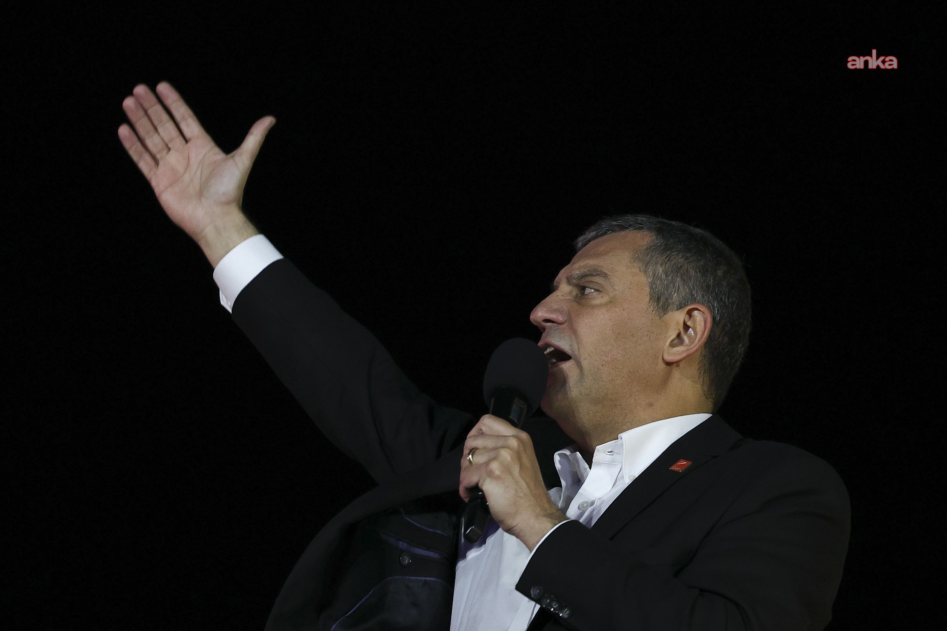 Özgür Özel'den CHP'nin Edirne mitingine davet: Yoksulluğu yönetmeyeceğiz, yoksulluğu yok edeceğiz