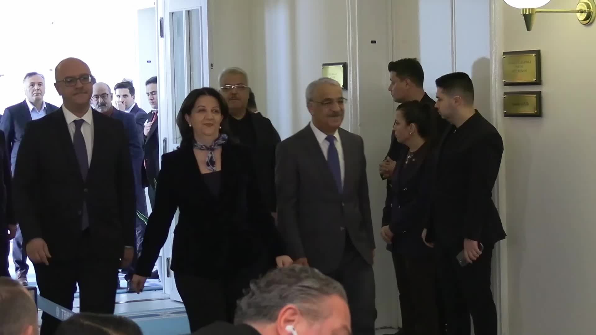 DEM Parti İmralı Heyeti, AK Parti'yi ziyaret etti... Mithat Sancar: Adalet Bakanı, TBMM Başkanı ve ardından da Sayın Cumhurbaşkanı ile bir görüşme planlıyoruz