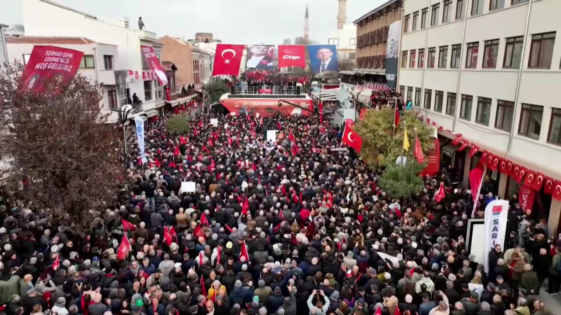 CHP’nin “Millet İradesine Sahip Çıkıyor” mitingi… Özgür Özel:  Bizi Yunan’a, Bulgar’a mahcup edenler gidecek, bu memlekete Atatürk’ün partisi gelecek