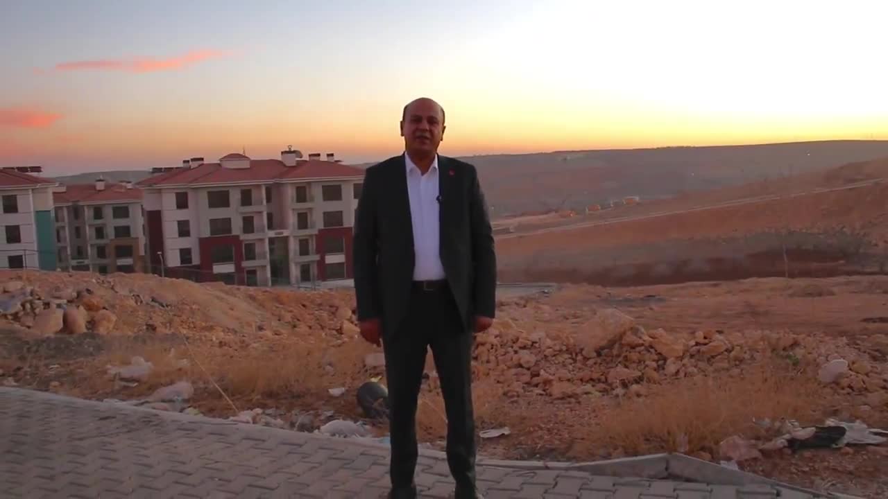 CHP Gaziantep İl Başkanı Acar'dan Belediye Başkanı Şahin'e 'konut' tepkisi: "Yolları bile yapamamış büyükşehir insanların ev hayalini nasıl gerçekleştirecek?"