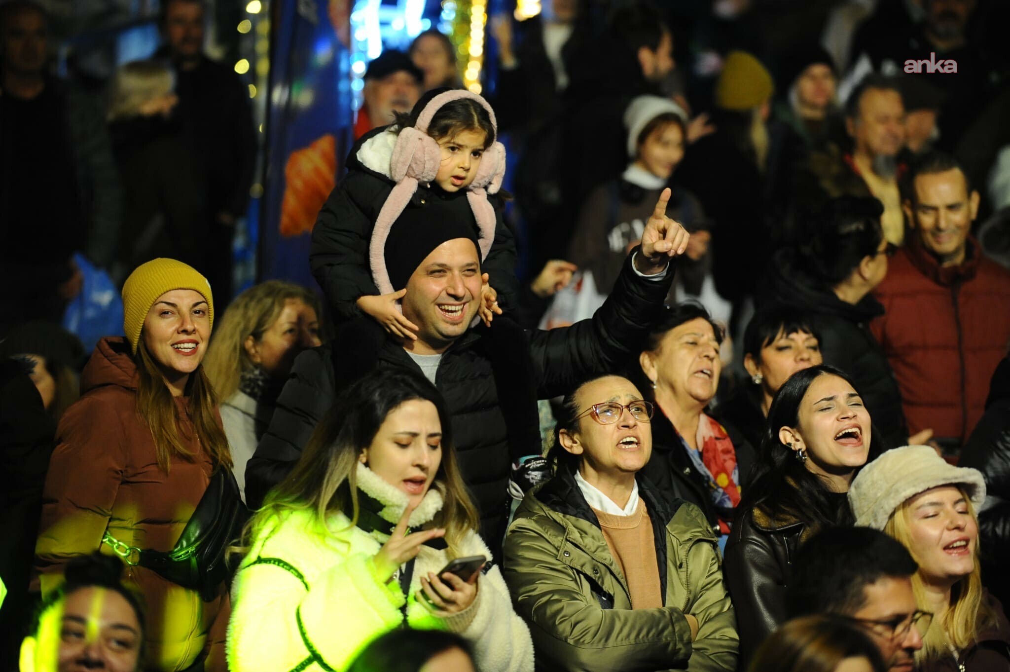 Karşıyaka Yeni Yıl Festivali’nde Mansur Ark rüzgarı