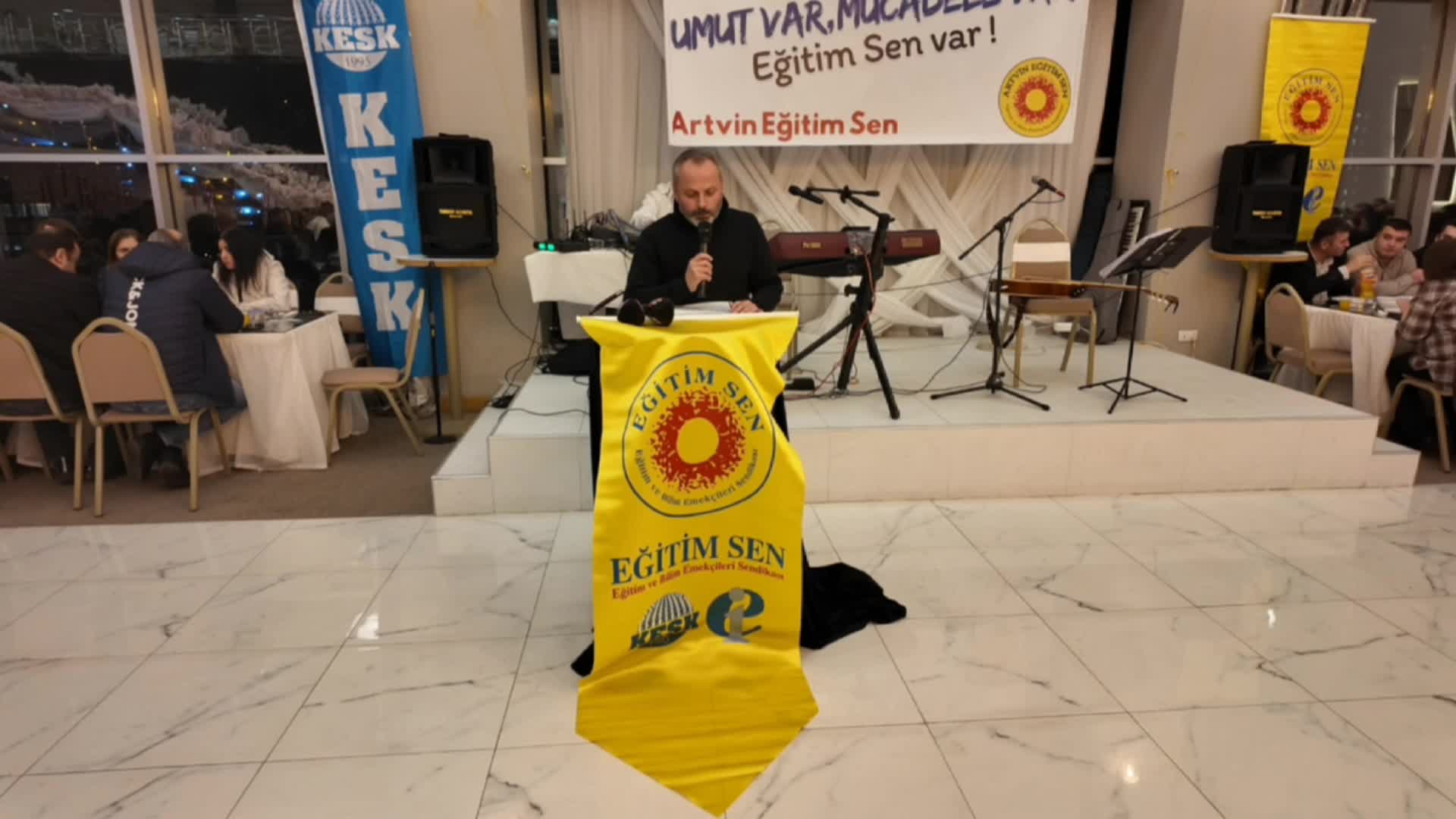 Eğitim Sen Artvin Şube Başkanı Gümüş'ten bütçe eleştirisi: "Her 100 liralık verginin 90 lirası KDV, ÖTV ve gelir vergisi olarak bizlerden alınacak"