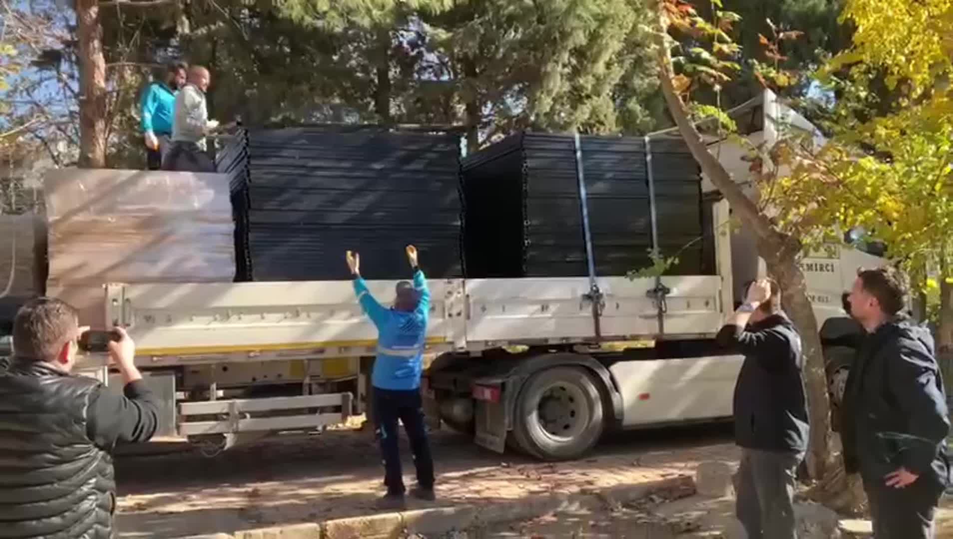 Bartın Belediyesi’nden Adıyaman’a park donatısı desteği