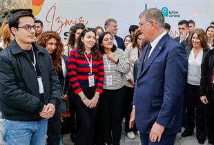 Gençlerin enerjisi İzmir’i dönüştürüyor