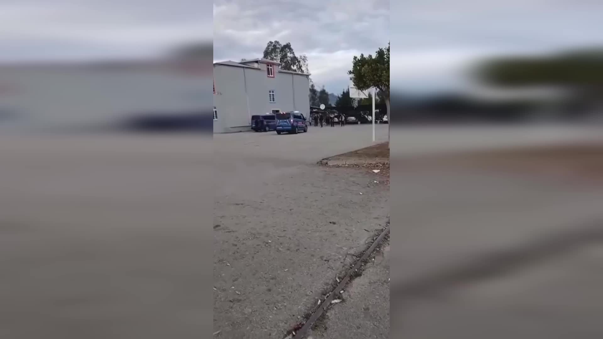 Anamur'da 12 yaşındaki öğrenci okul müdürünü tüfekle ağır yaraladı