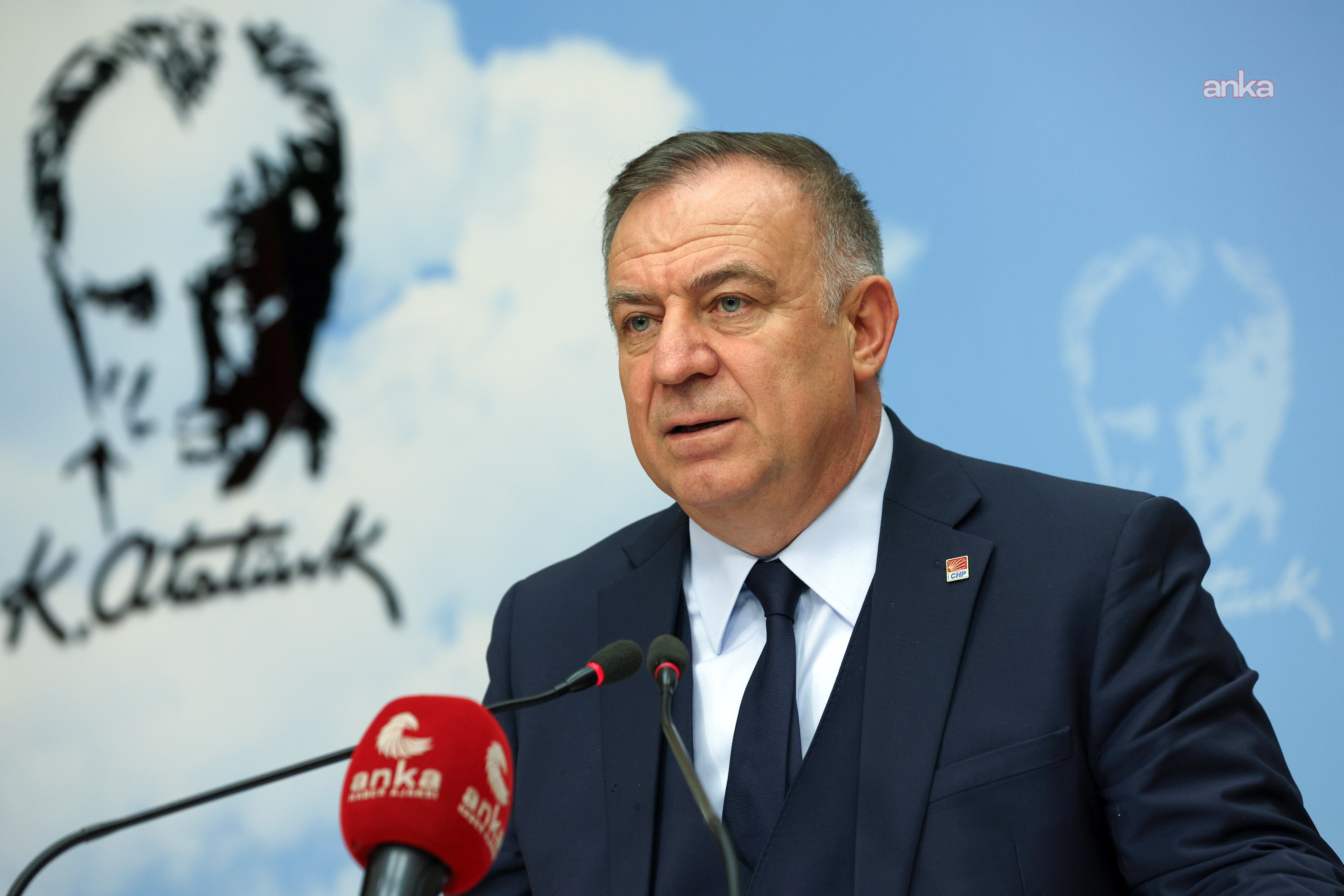 Şile Belediyesi’ne operasyon... Gökan Zeybek: “Hukuk önce tutuklayıp sonra suç icat eden, ardından delil arayan bir mekanizma değildir”