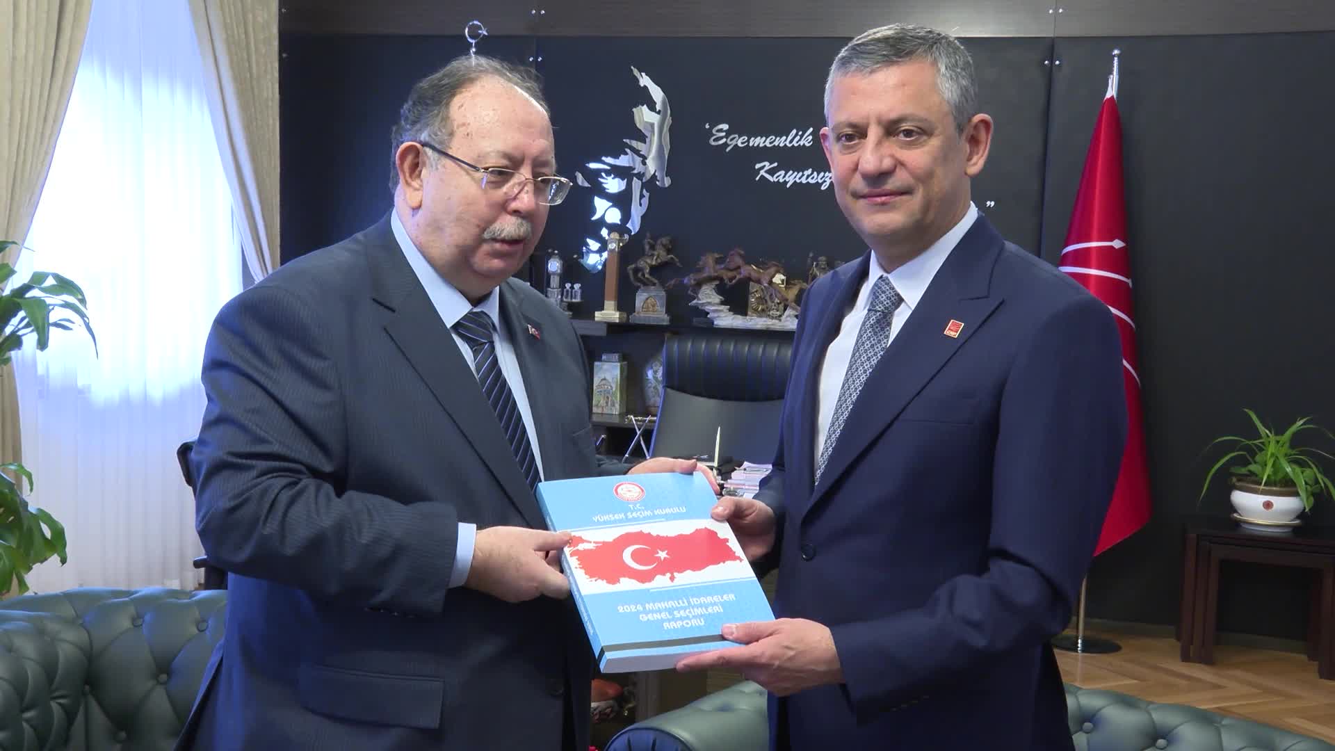 Özgür Özel, YSK Başkanı Ahmet Yener ile bir araya geldi