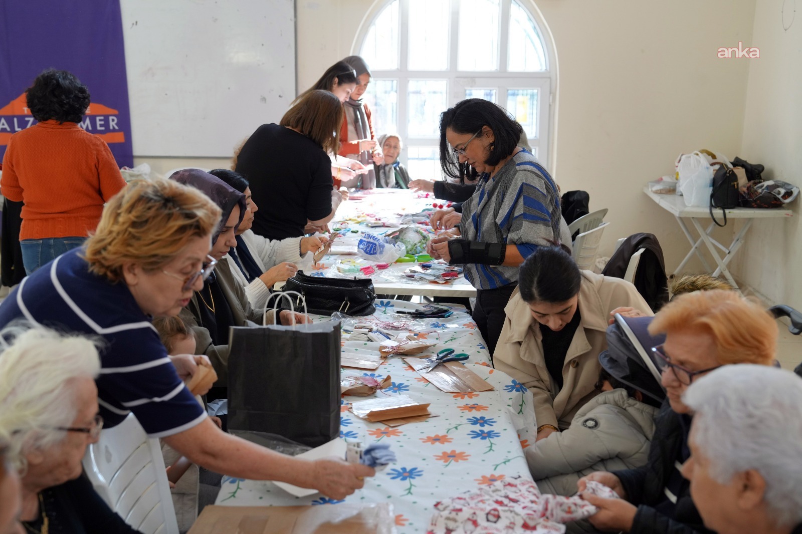 Çukurova Belediyesi ve Türkiye Alzheimer Derneği, çocuk hastalar için yeni yıl hediyeleri hazırladı