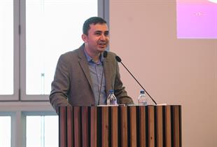 İzmir'de geleceğin mühendis kızları, yaratıcılığı teknolojiyle buluşturdu