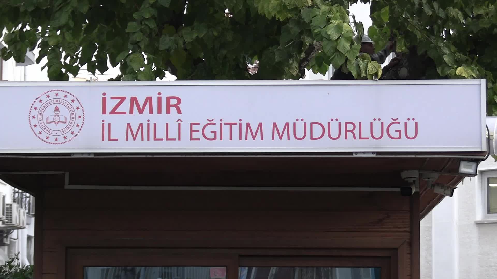 CHP İzmir İl Başkanlığı'ndan ilkokulda ‘bozkurt’ işareti tepkisi: Çocuklar siyasete alet ediliyor