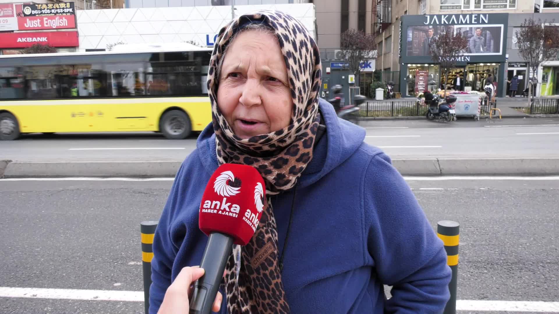 Asgari ücrete yüzde 27 zam tepkisi: Bu parayla tavuk boynu alabiliriz ancak, kanadını, butunu geçtik... Kendileri bu rakamlarla geçinsinler, ondan sonra konuşsunlar. Bu yanlıştan dönsünler, gittikleri yol, yol değil