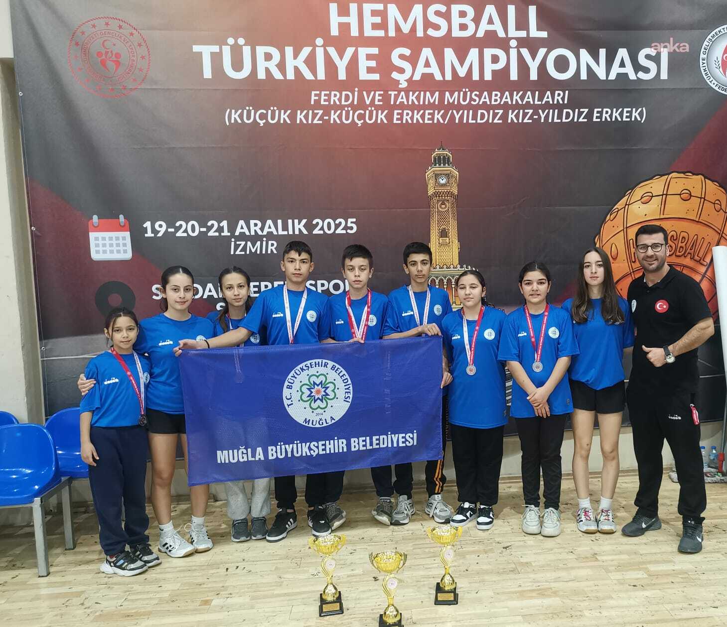 Muğla Büyükşehir Belediyesi sporcuları, İzmir'den 4 gümüş madalya ile döndü