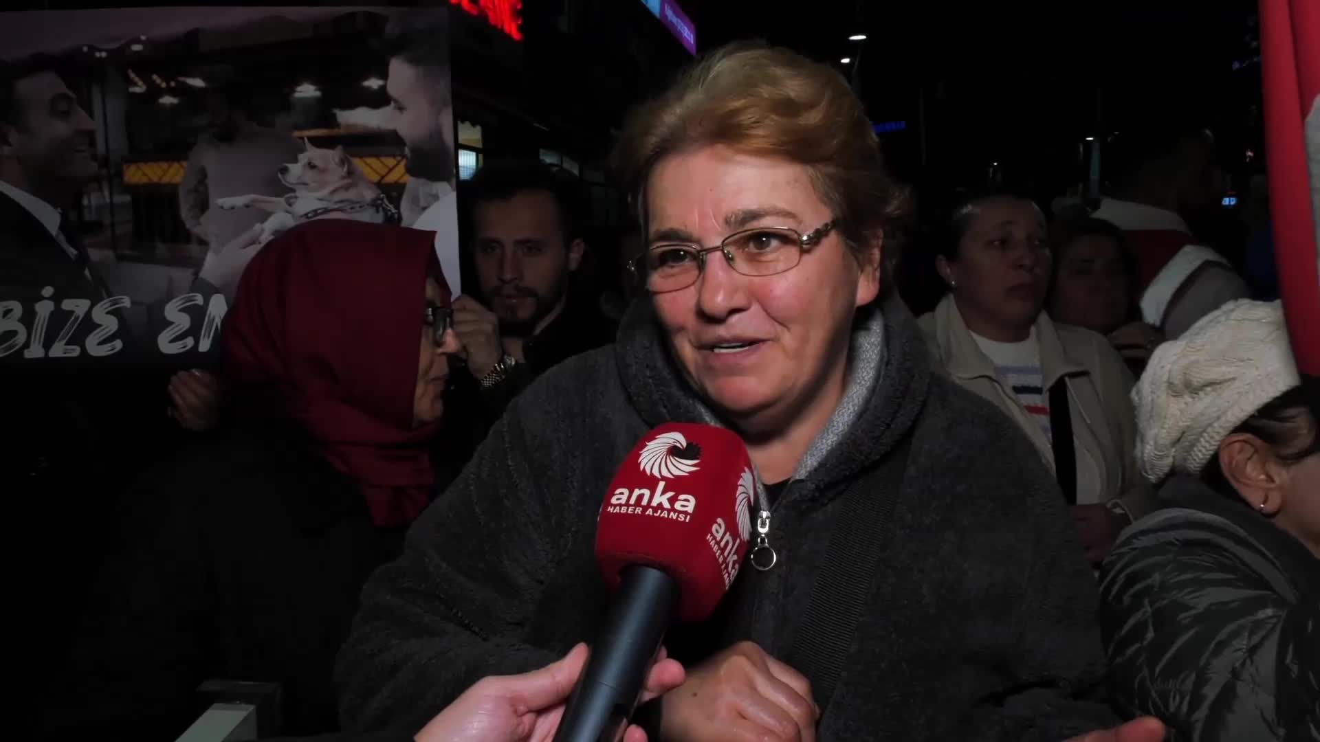 CHP'nin "Millet İradesine Sahip Çıkıyor" mitingi...  Mitinge katılan yurttaş: "Ben 19 bin 300 lira emekli maaşı alıyorum. Evim olmazsa aç kalırım"