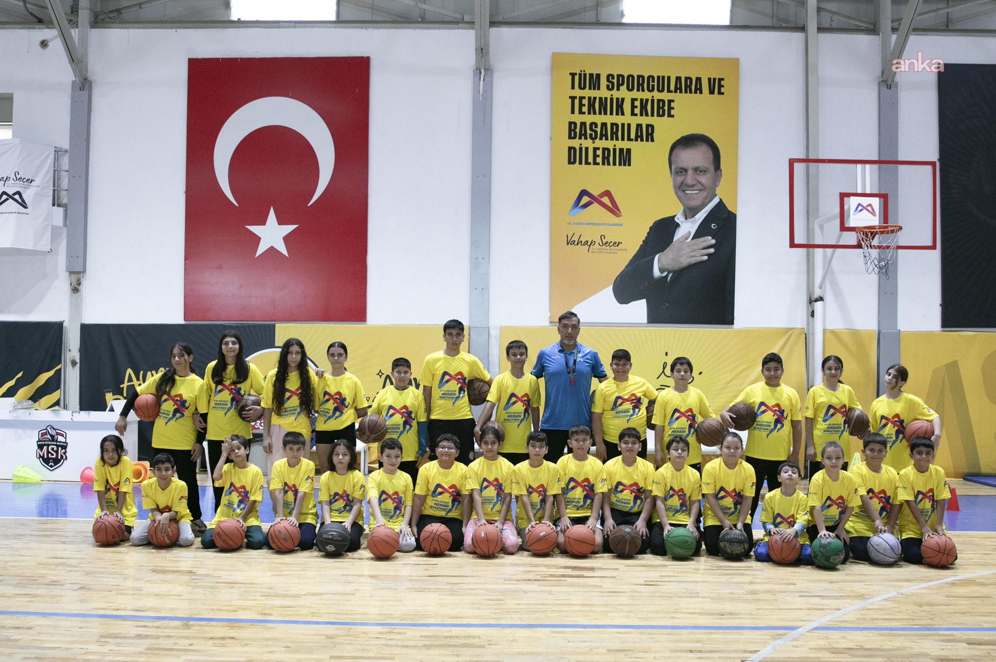 Mersin Büyükşehir Belediyesi'nin basketbol kursu yoğun ilgiyle devam ediyor