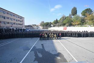 İzmir'de itfaiye ekiplerinden polis okulunda yangın tatbikatı