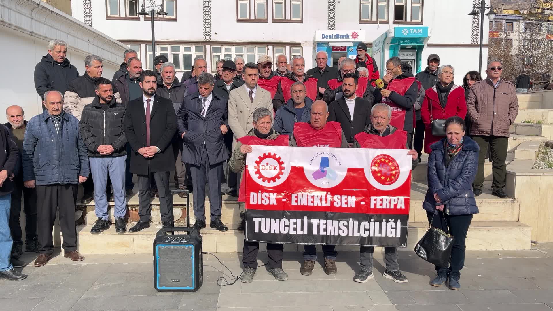 Tunceli'de CHP ve Emekli Sen'den asgari ücrete ortak tepki: "Asgari hayatta kalma dayatması"