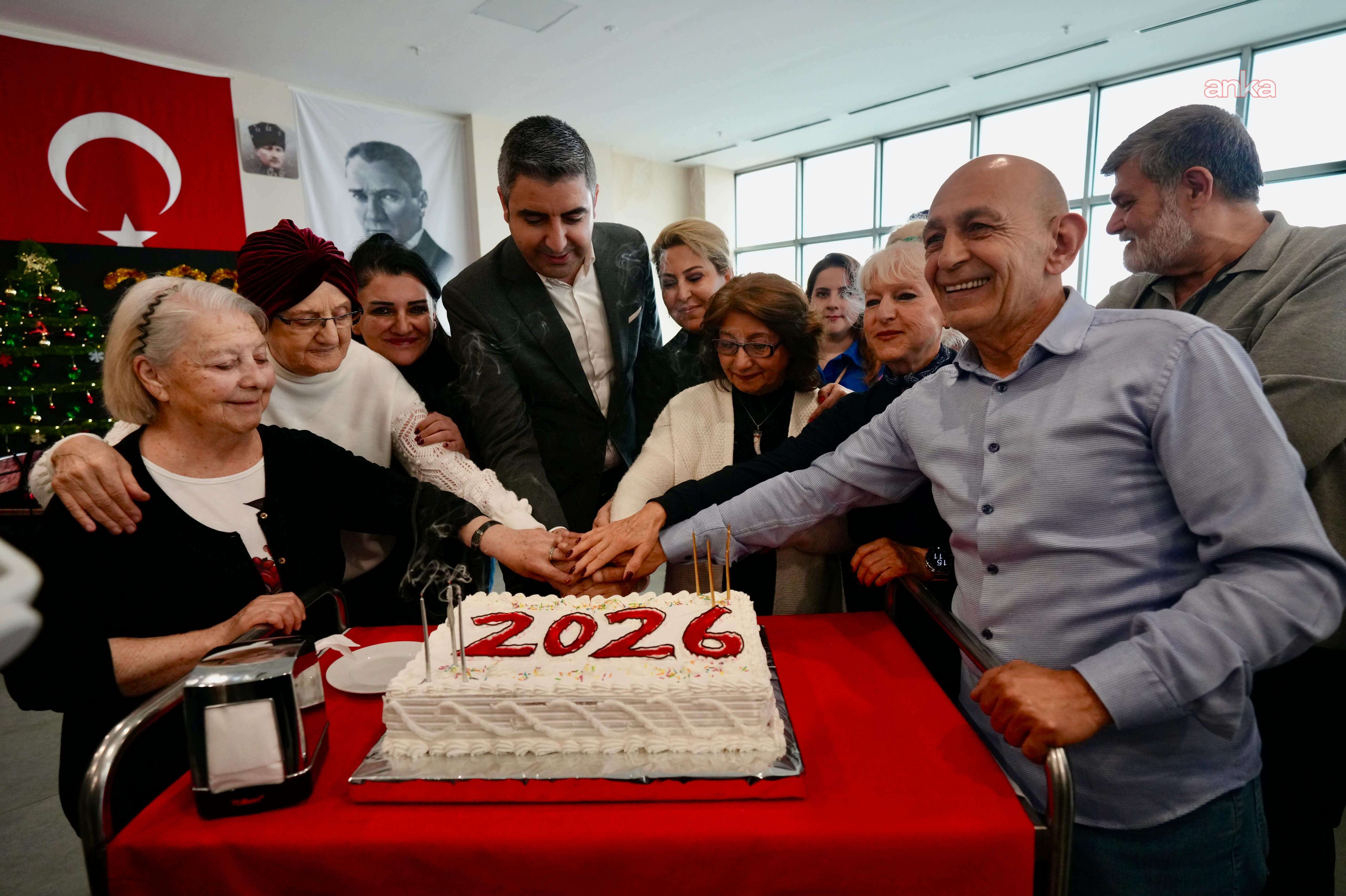 Kartal Belediyesi Yaşlı Bakım ve Huzurevi’nde erken yılbaşı kutlaması