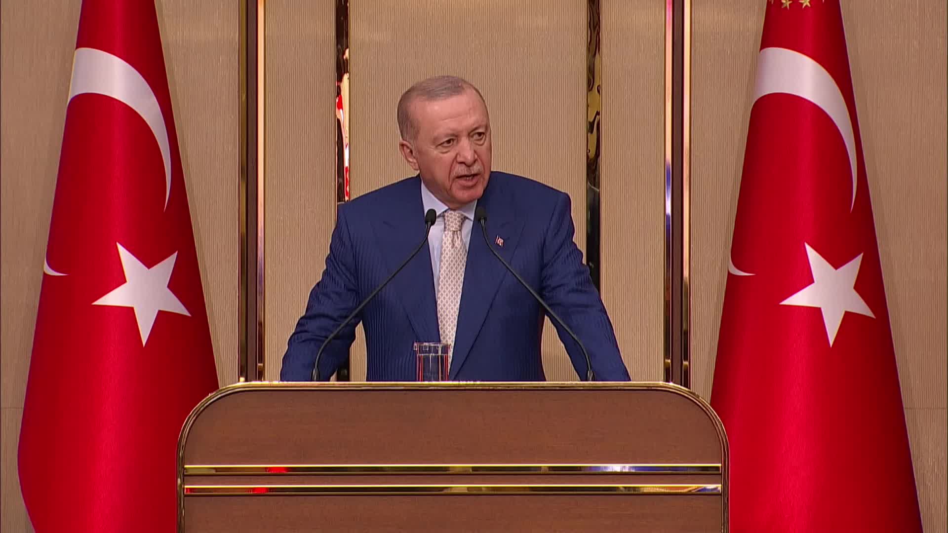 Cumhurbaşkanı Erdoğan: Avrupa Türk toplumunu kimseye ezdirmeyiz, ezmeye çalışan kifayetsizlere hadlerini bildiririz