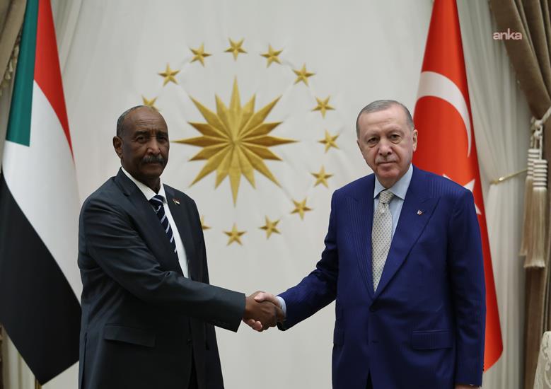 Cumhurbaşkanı Erdoğan, Sudan Egemenlik Konseyi Başkanı el Burhan ile bir araya geldi