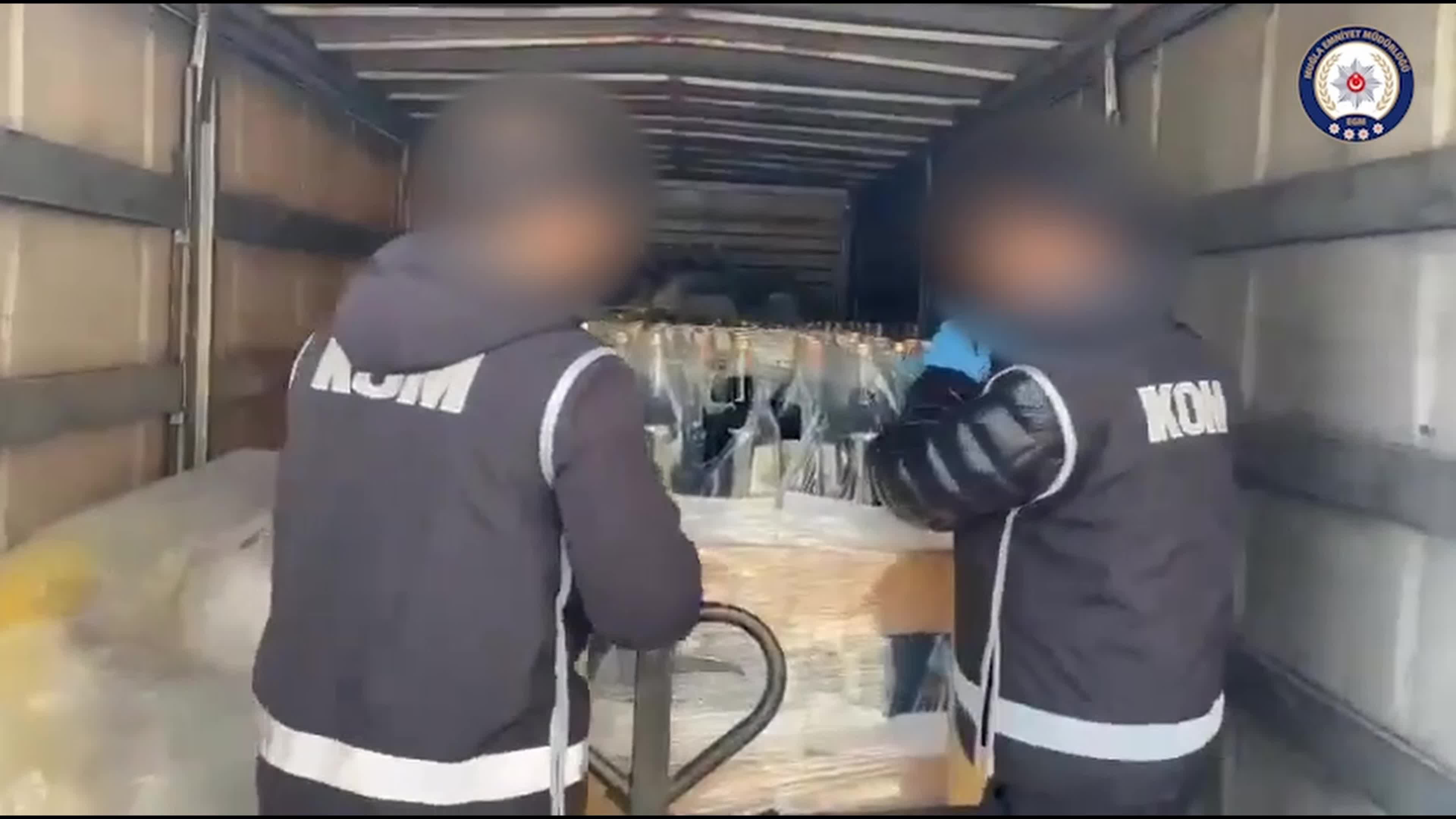 Muğla’da 4 bin 737 litre sahte şarap ele geçirildi