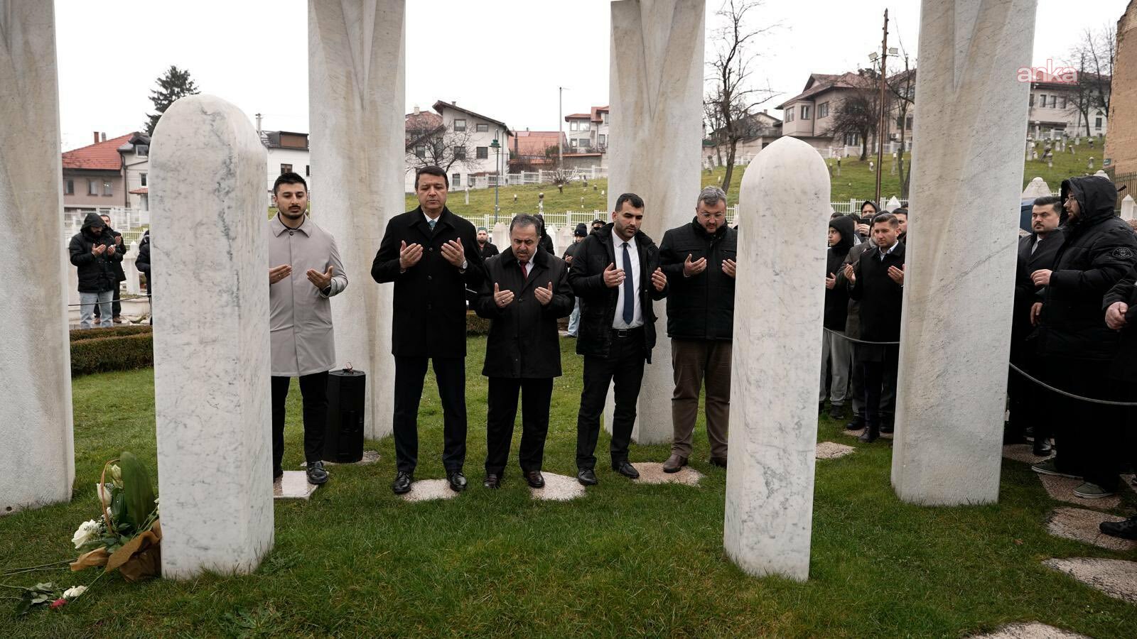 Mahmut Arıkan'dan Aliya İzzetbegoviç'in kabrine ziyaret