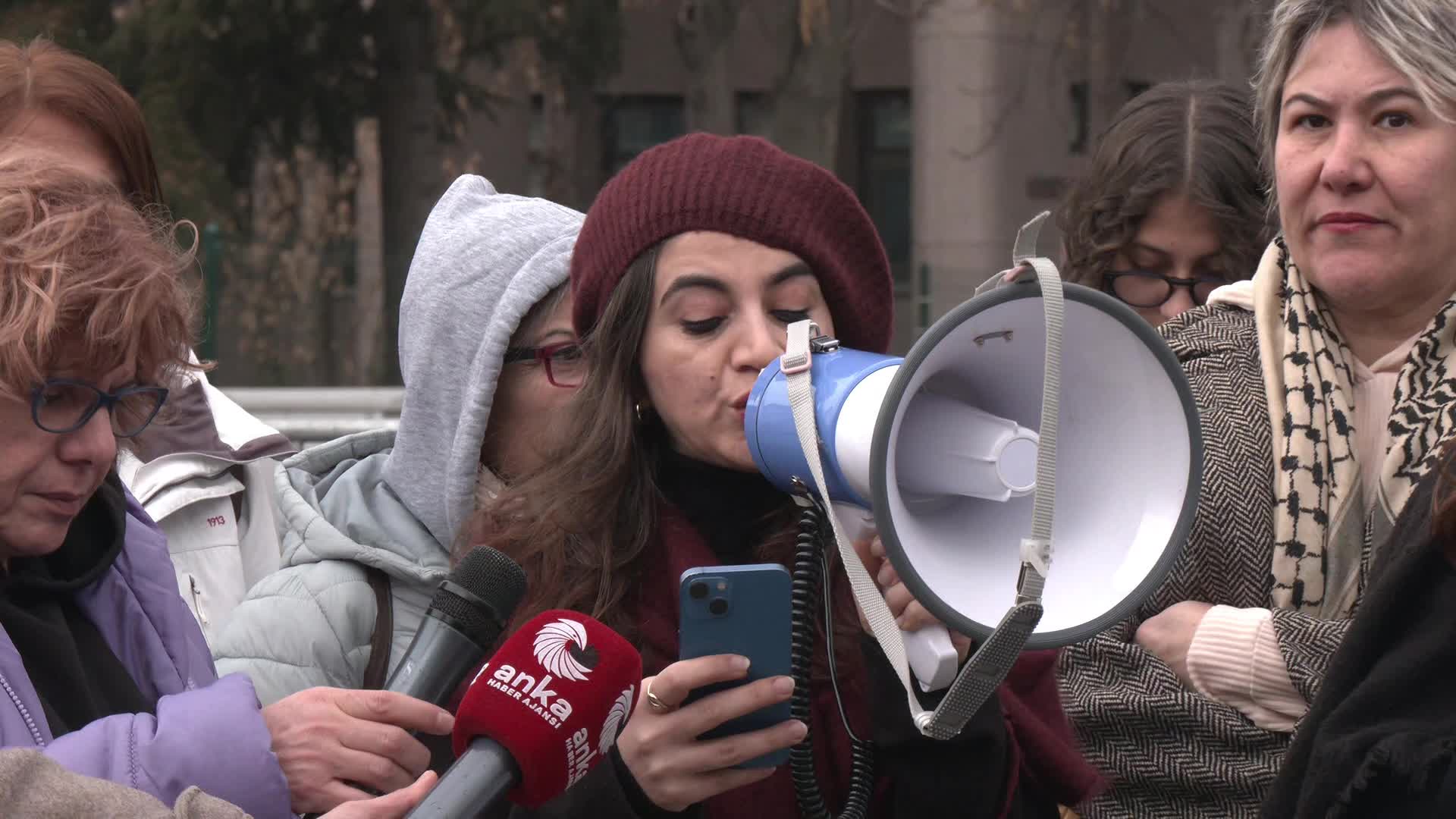 Leyla Zana’ya yönelik hakaretlere ilişkin 116 örgütten suç duyurusu