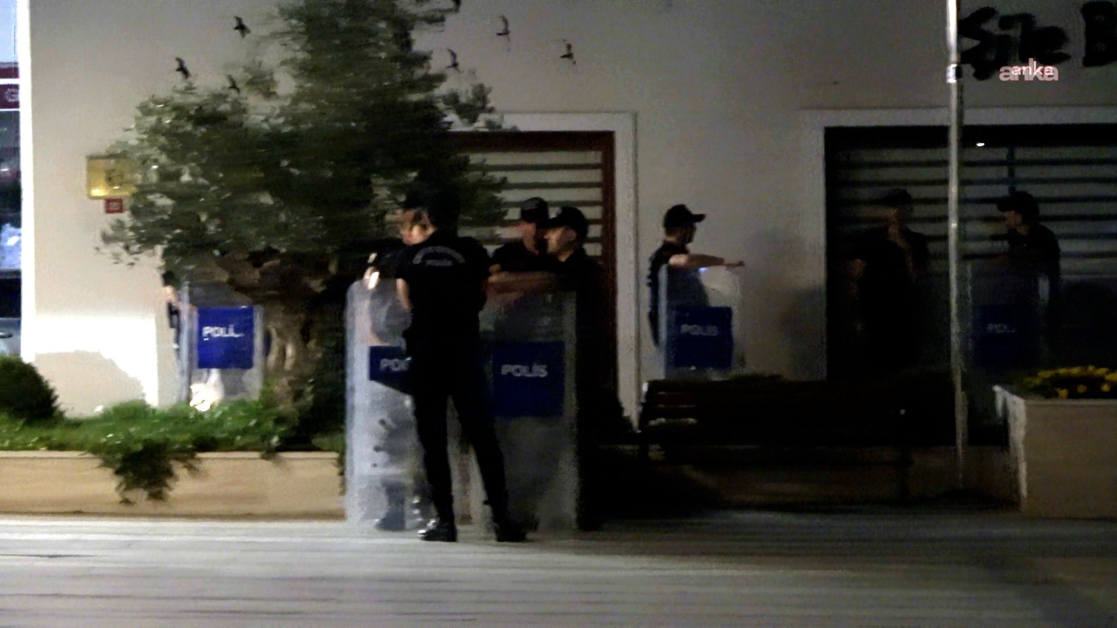 Şile Belediyesi operasyonunda gözaltına alınan 15 kişi tutuklandı