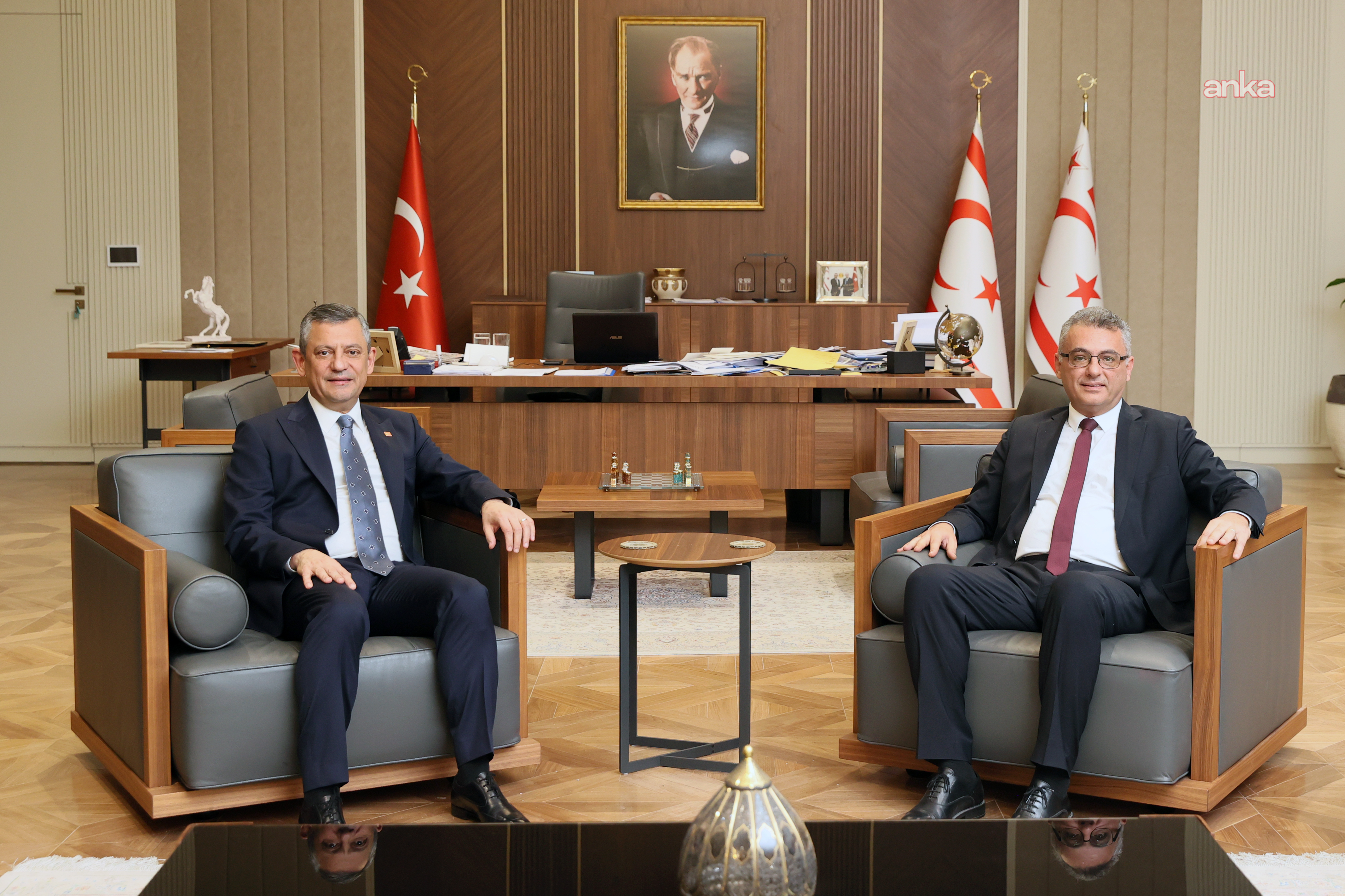 CHP Genel Başkanı Özel, KKTC Cumhurbaşkanı Erhürman ile bir araya geldi