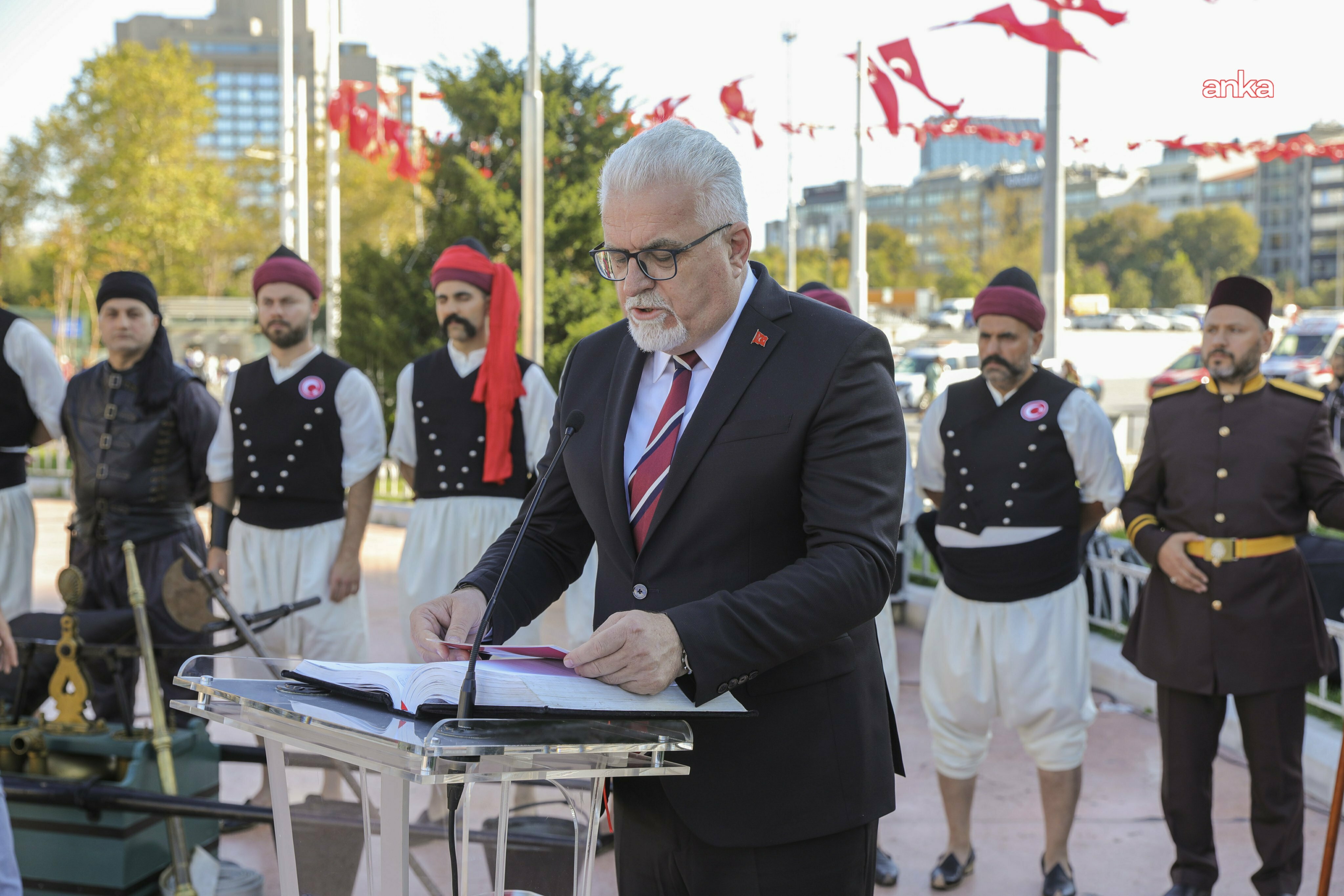 İBB İtfaiye Daire Başkanı Remzi Albayrak gözaltına alındı