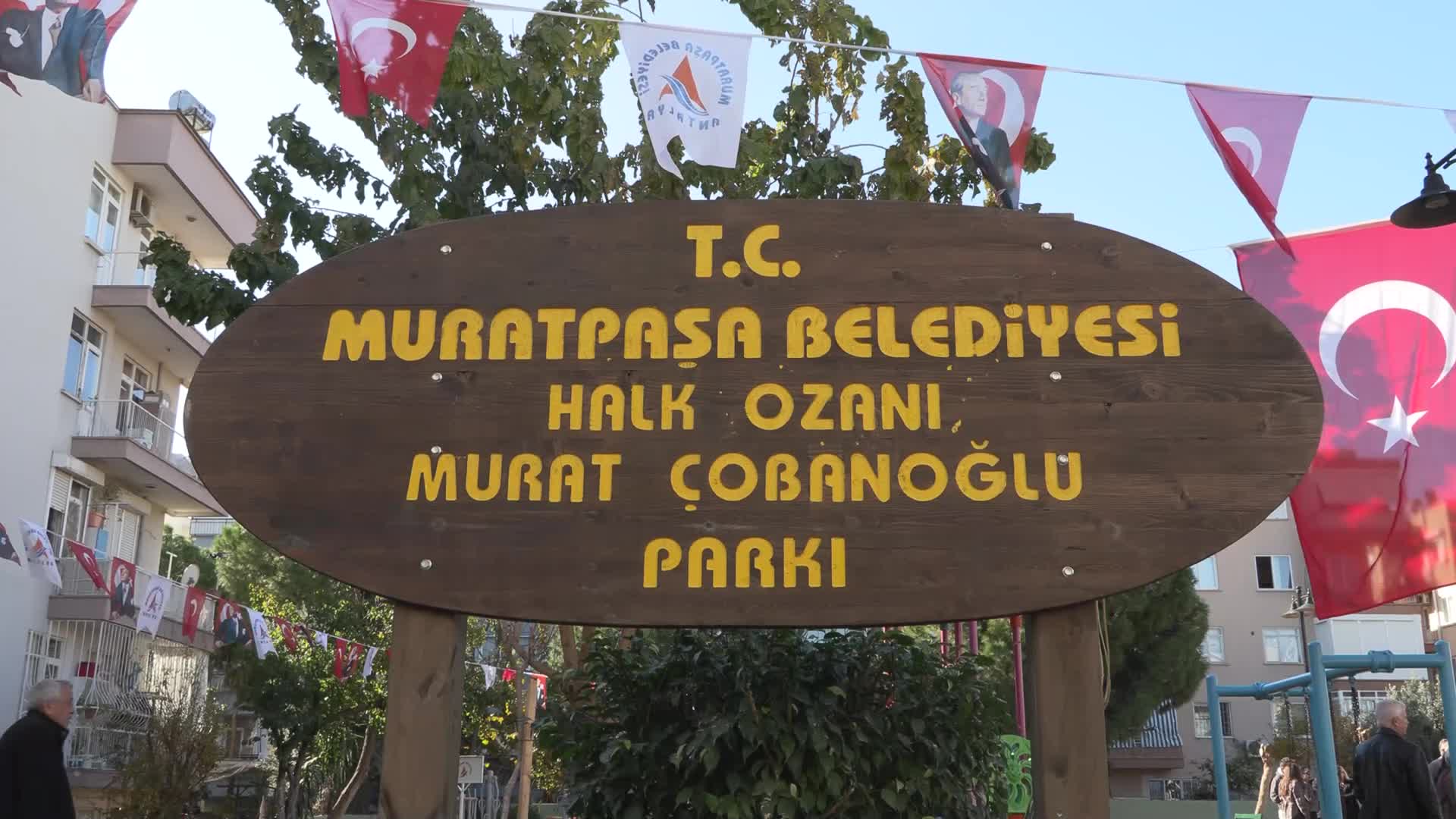 Muratpaşa'da Aşık Murat Çobanoğlu Parkı hizmete açıldı