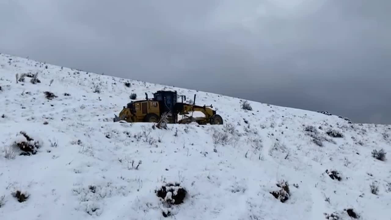 Elazığ'da kar yağışı nedeniyle 103 köy yolu ulaşıma kapandı