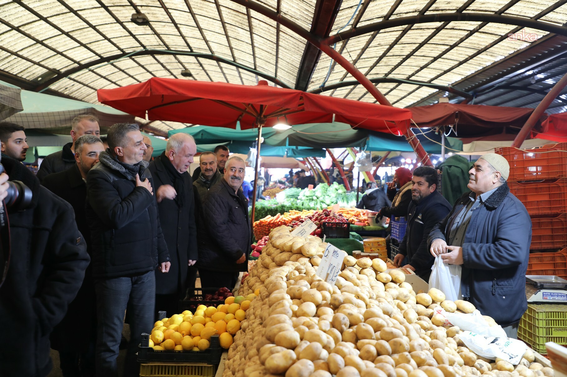 Şehzadeler Belediye Başkanı Şimşek’ten Nurlupınar’da pazar esnafına ziyaret