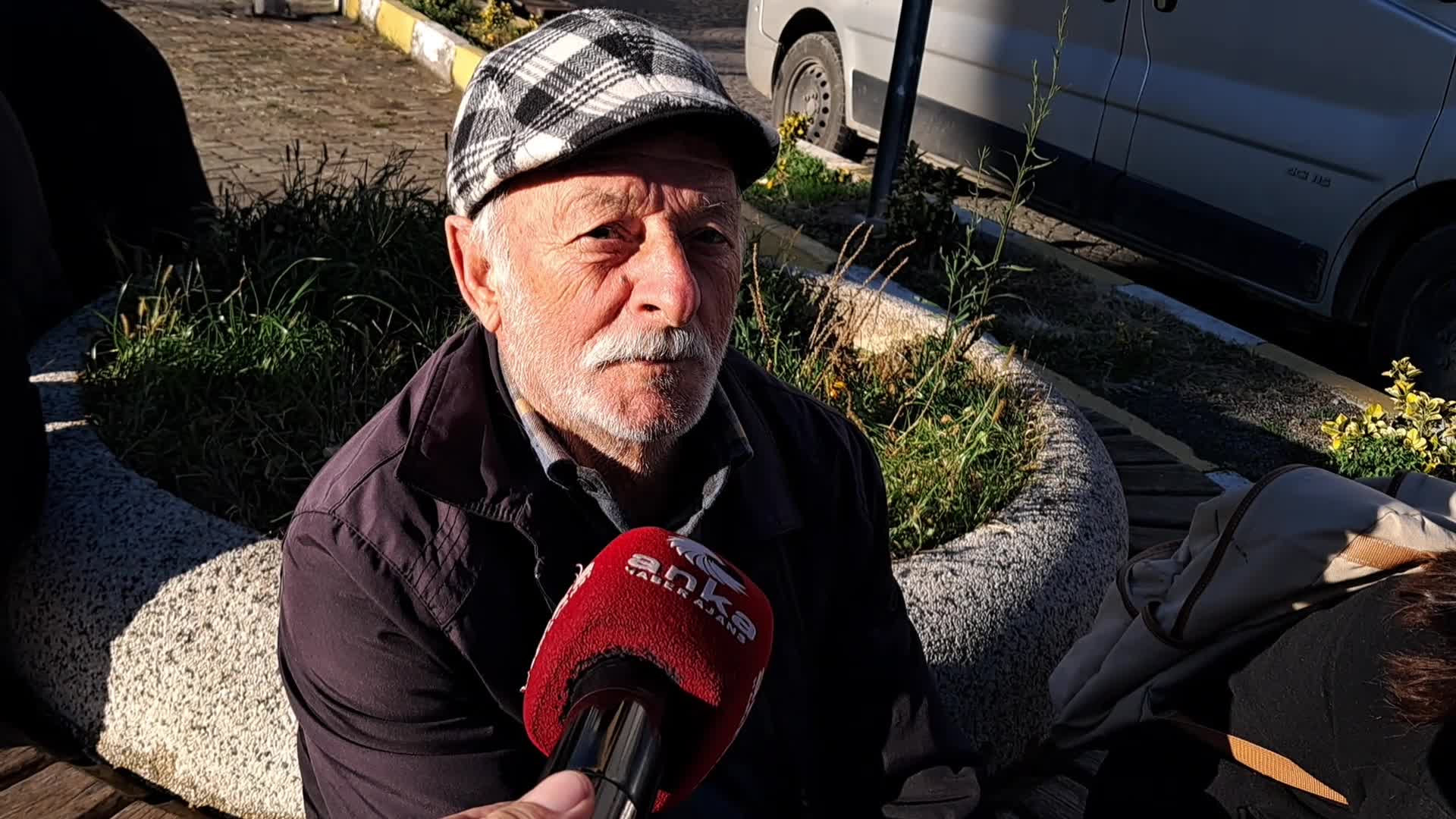 Artvin Kemalpaşa'da emekliler geçinememekten şikayetçi