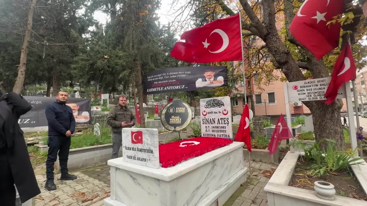 Sinan Ateş, vefatının 3. yılında Bursa'da mezarı başında anıldı