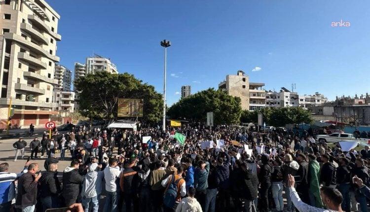 Humus’taki Alevi ibadethanesine saldırı sonrası Suriye’nin kıyı kentlerinde Alevi topluluğun protestolarında çatışma çıktı