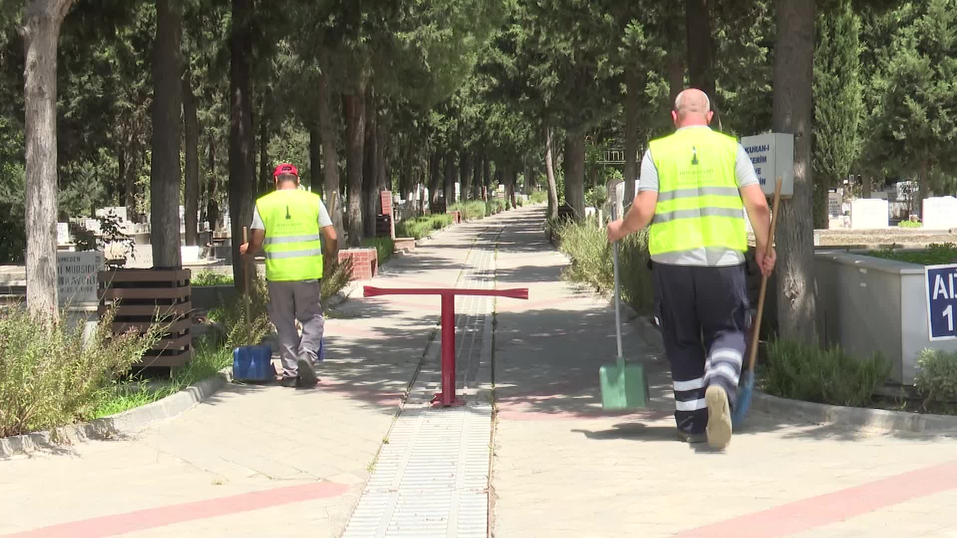 İzmir’e 2,5 milyon metrekare yeni mezarlık alanı