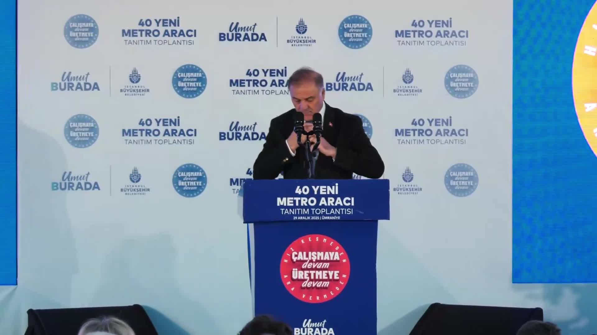 40 yeni metro aracının tanıtım toplantısı gerçekleştirdi... Aslan: Hiçbir işi yarım bırakmadık, bırakmayız. Çıktığımız yoldan asla geri dönmeyiz