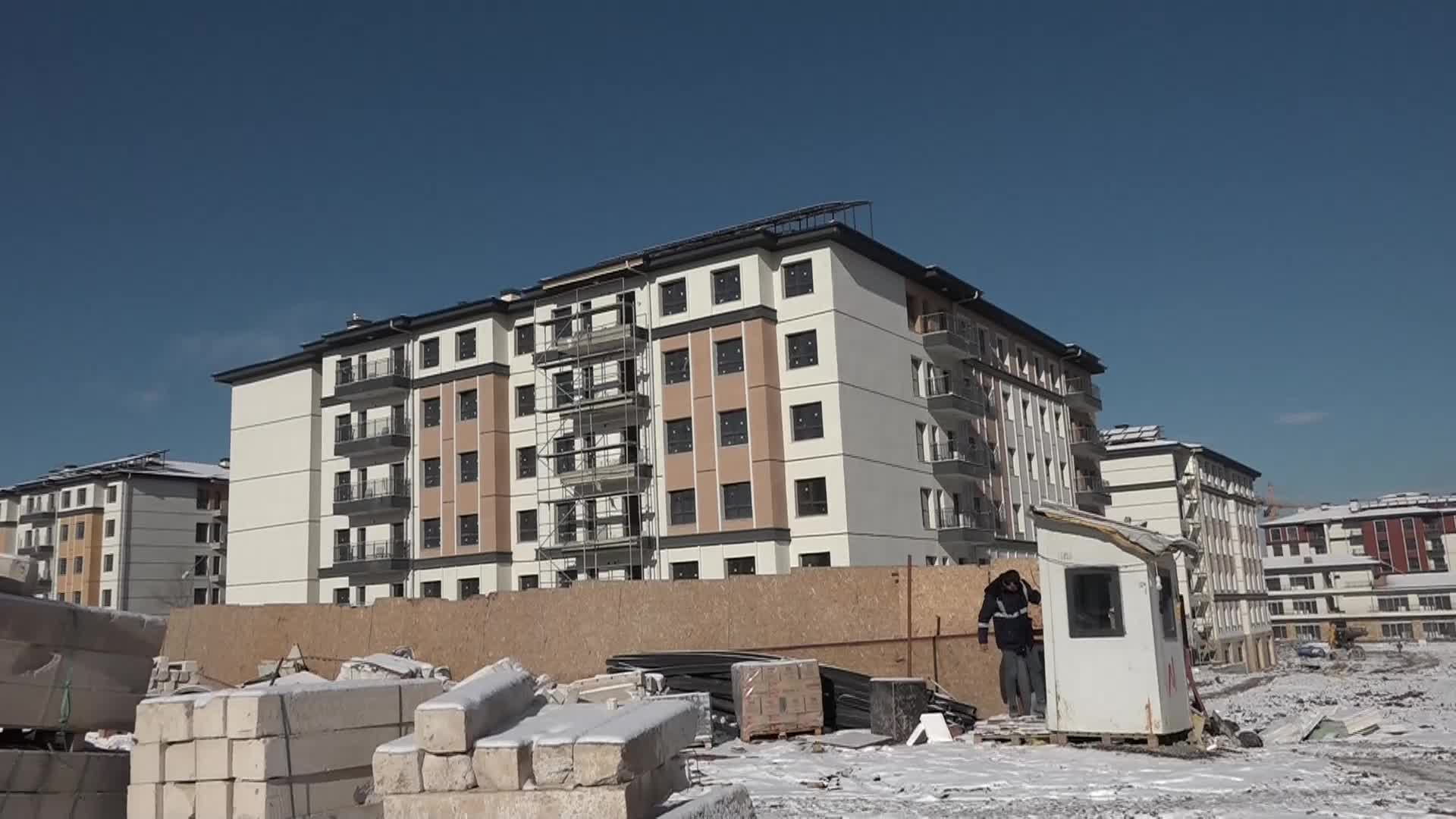 Deprem sonrası Malatya'da rezerv alanda konut yetersizliği: "35 sene bu mahallede oturdum, 3 gün oturmamış adama mahalleden yer verdiler"