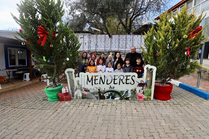 Menderes Belediyesi’nin “Özdere Kesre Yılbaşı Pazarı” yoğun ilgi gördü
