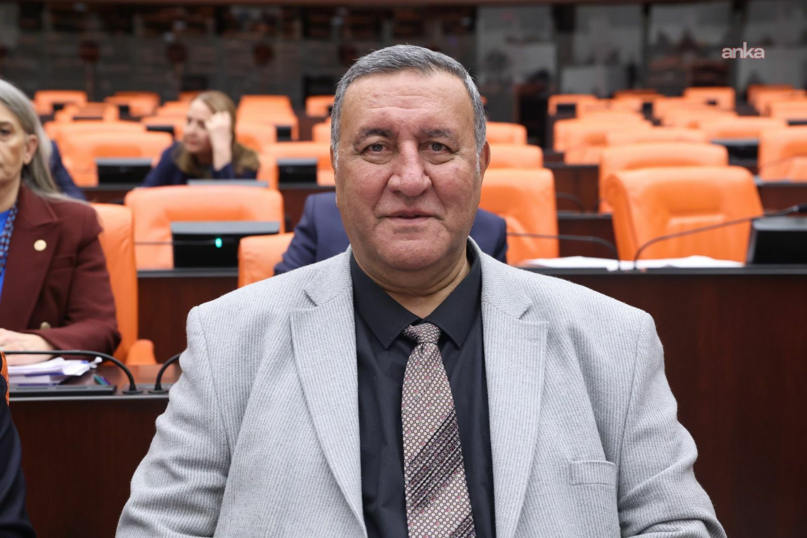 Ömer Fethi Gürer: "2026’ya girerken vatandaşın borcu nedeniyle elinde avucunda ne varsa hacizlerle alınıyor"