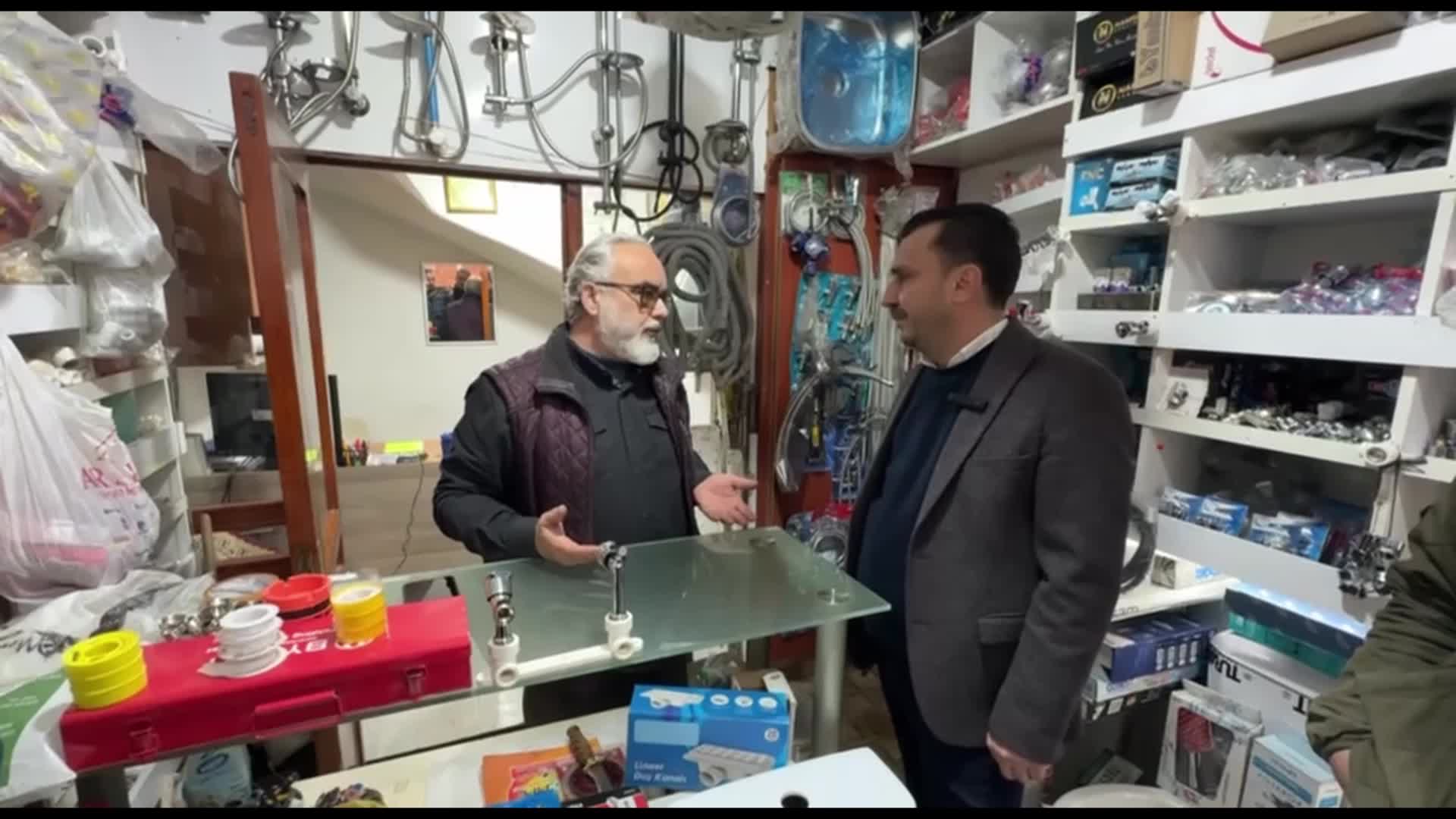 Bekir Başevirgen: “Küçük dükkanlarında karın tokluğuna, el emeğiyle çalışan mahalle esnafımız basit usulden devam etmelidir”
