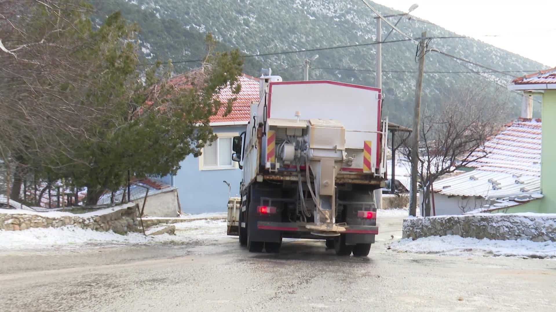 İzmir’in kar savaşçıları yollarda