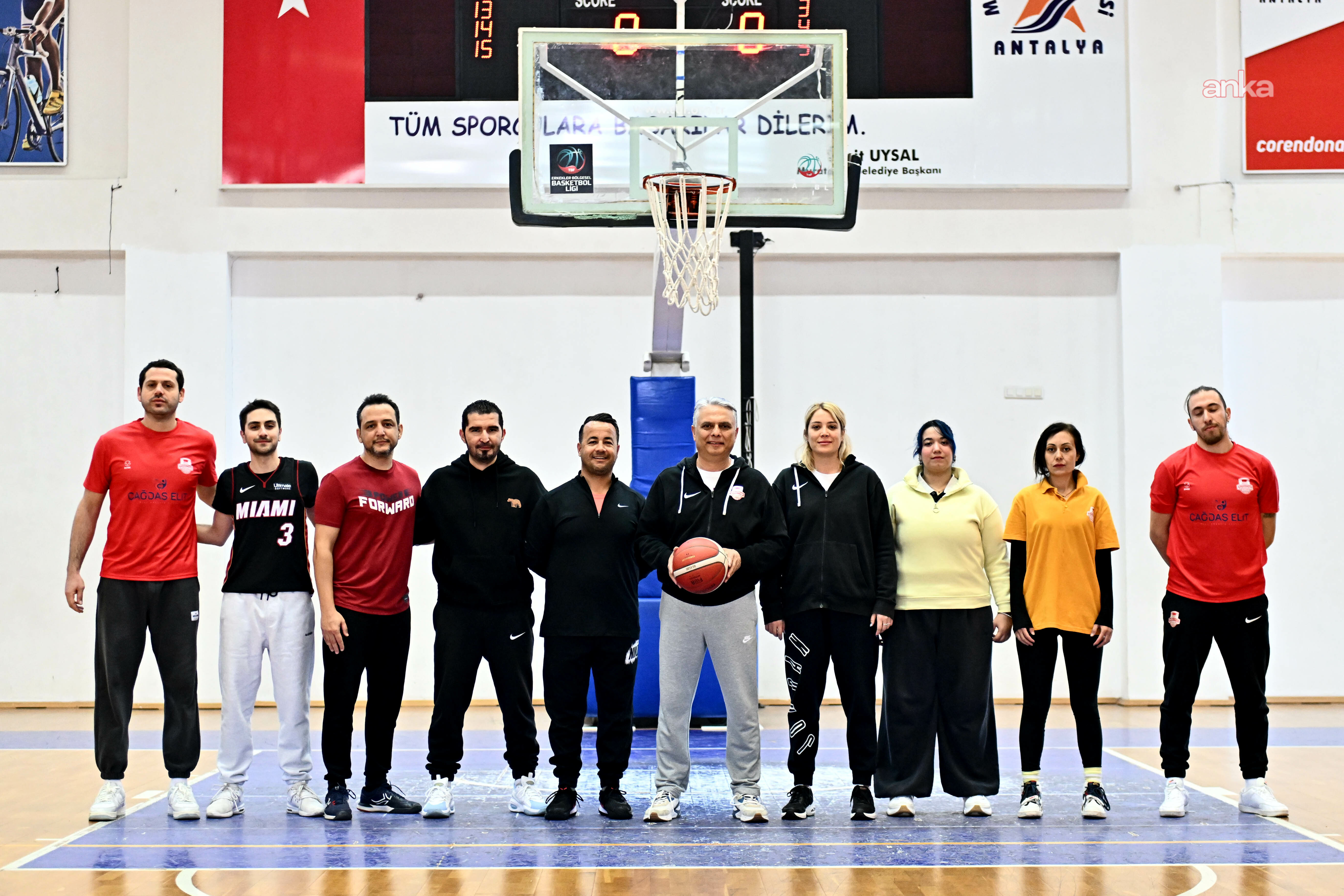 Muratpaşa Belediyesi'nden 2025 yılında amatör spor kulüplerine yaklaşık 1 milyon 500 bin TL nakdi destek