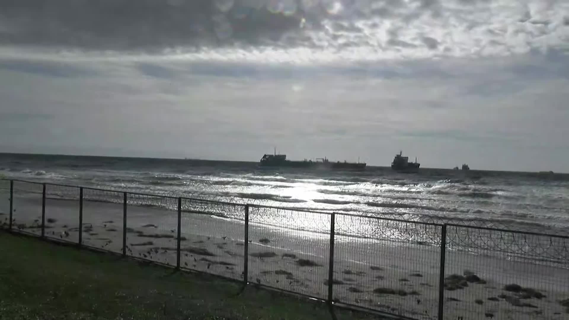 Florya açıklarında iki tanker birbirine temas etti, tankerleri kurtarma çalışmaları yapılıyor