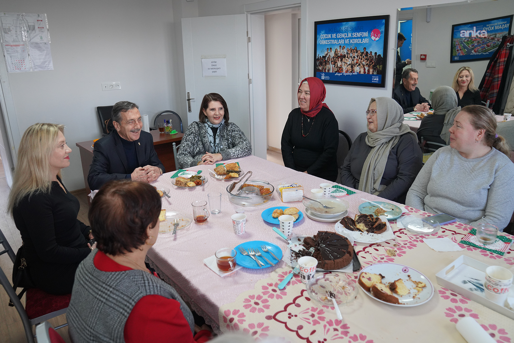 Tepebaşı Belediye Başkanı Ataç, Hasan Ali Yücel Belde Evi kursiyerleri ile buluştu