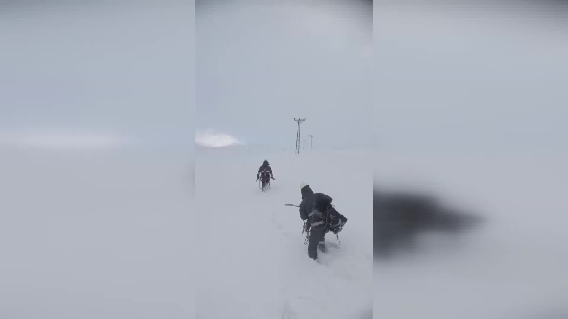 Dicle Elektrik’ten 6 ilde kar mesaisi: Karla kapanan yollara rağmen enerjisiz yerleşim kalmadı